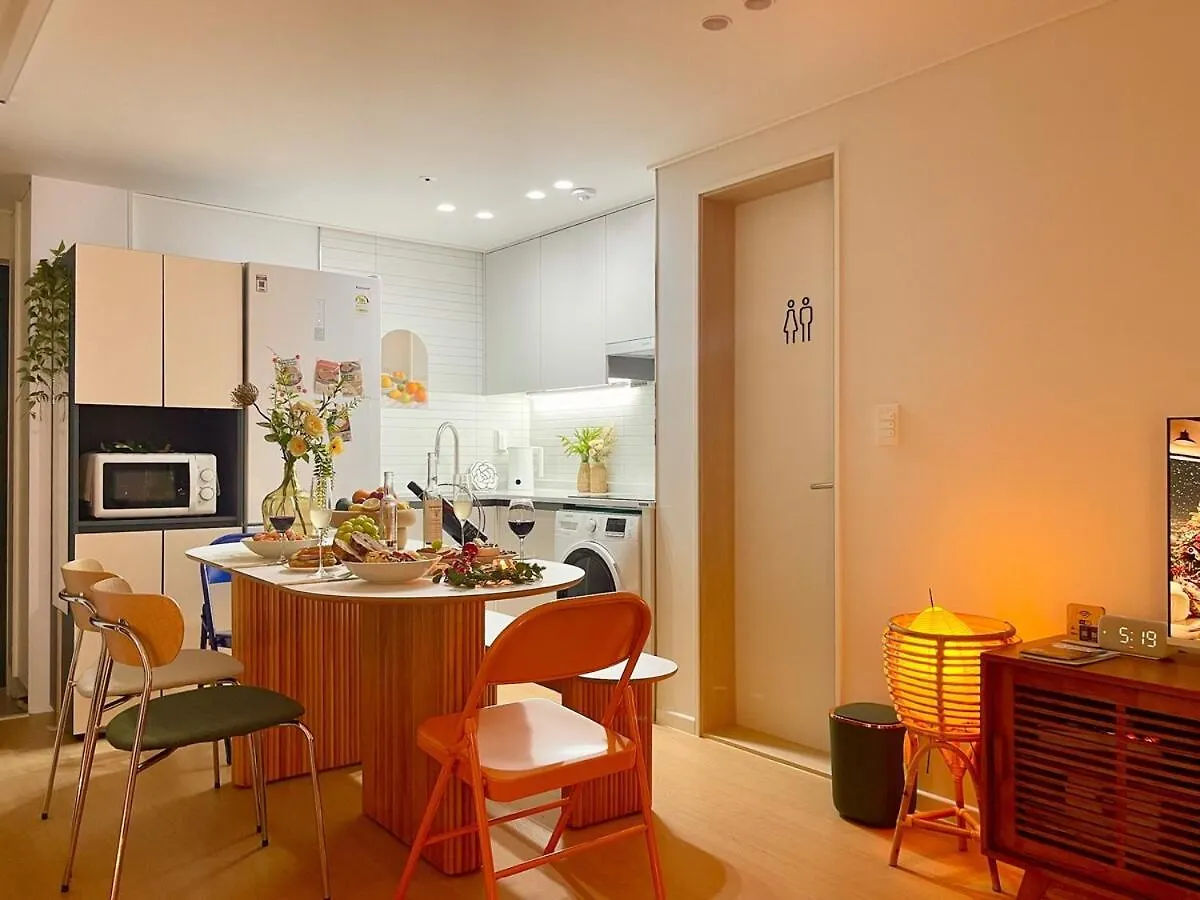 Jay House Near Cheonho Subway Line 5, 8 Apartman Szöul
